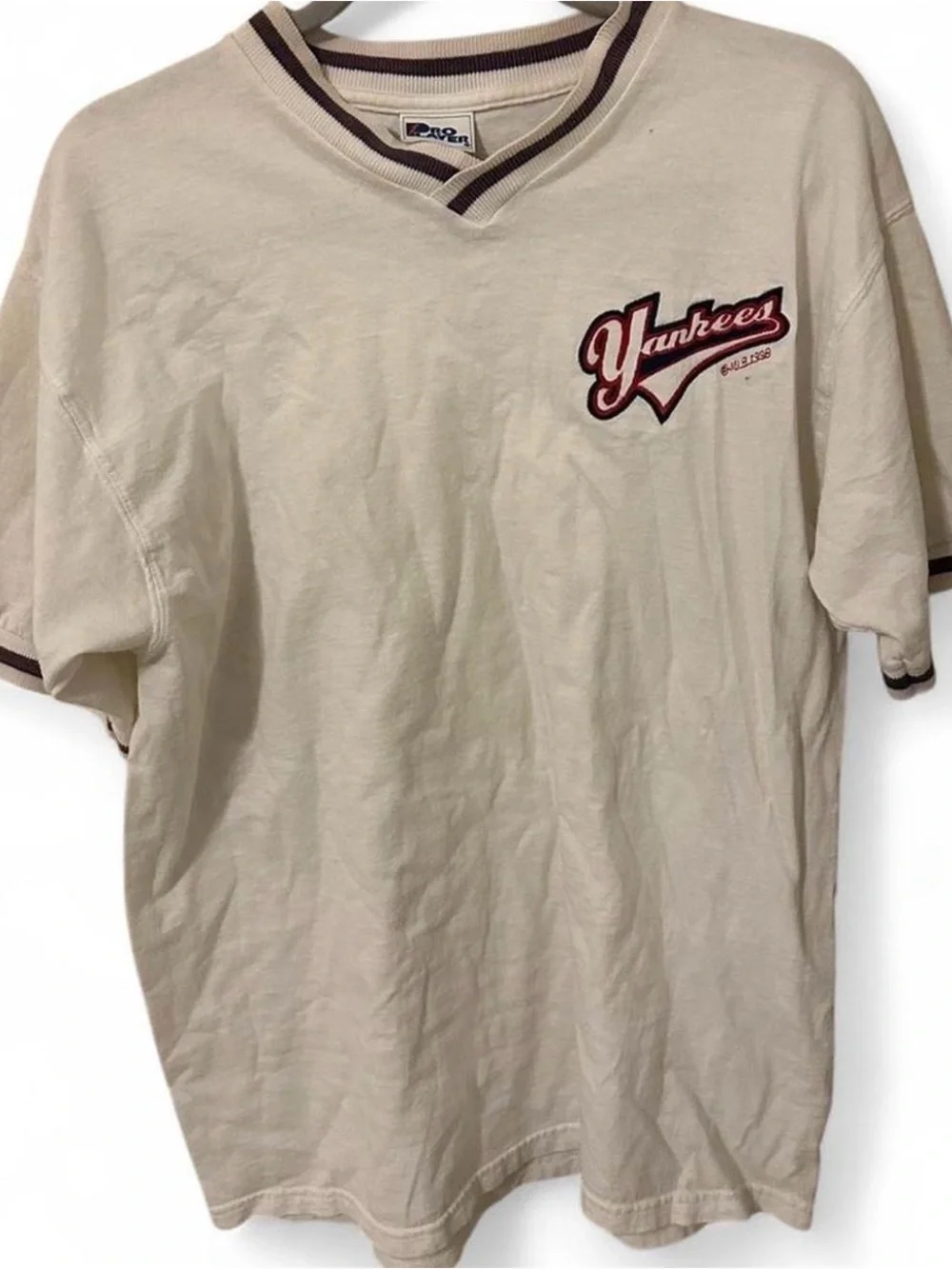 Rare Vintage Pro Player Cream Yankees V-Neck Shirt with Brown Trim - Picture 1 of 3